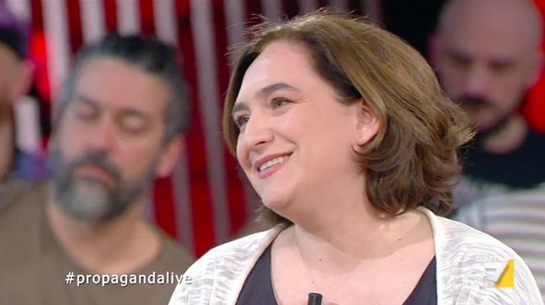 welikeduel's tweet photo. "Non esiste nessuna cosa più importante al mondo che difendere la vita umana" (Ada Colau, sindaca di Barcellona)

#propagandalive https://t.co/gAmS7HAXu2