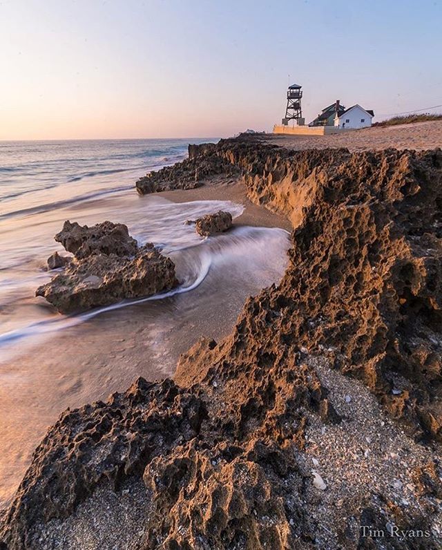 Here's some inspiration for the weekend shot by @tim_ryans #floridaexplored 
What are some of your favorite Florida beaches? Comment below and let us know. 🌊 ☀️ 🌴 .
.
#floridabeach #floridaoutdoors #stuartflorida #eastcoastflorida #floridasunshine #longexposures #beachlo…