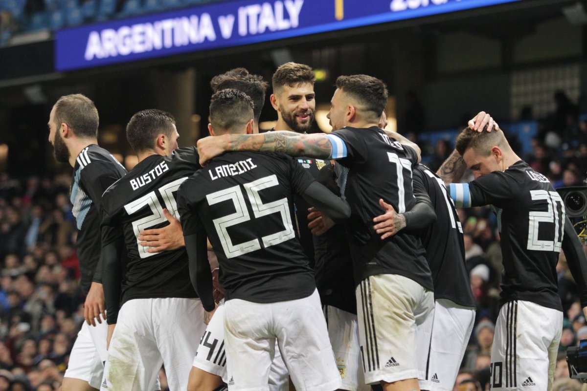Argentina's tweet photo. [SELECCIÓN MAYOR] Imágenes de la victoria de @Argentina 🇦🇷 ante #Italia 🇮🇹 por 2 a 0 📸 https://t.co/PWukm3kw2W