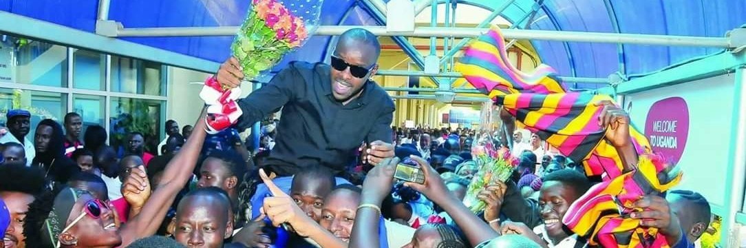 KabaligaK's tweet photo. @eddykenzoficial Is A Ugandan Top Artist Am Here To VOTE Him As My Favourite African Star

 #KCA #FAVAfricanstarEddykenzo https://t.co/BBU6LtmvQA