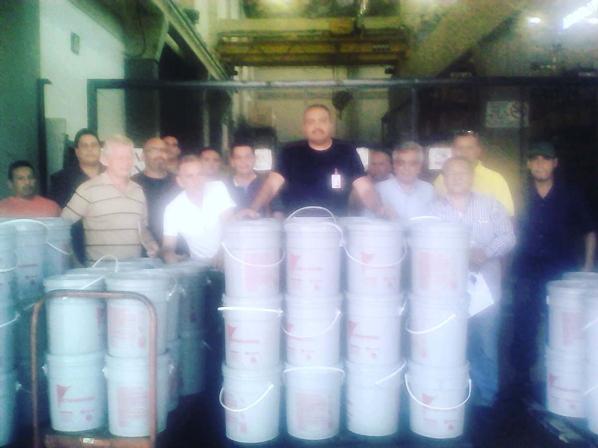 Presidente <a href="/NicolasMaduro/">Nicolás Maduro</a> siguiendo sus instrucciones #MisionTransporte beneficia a transportistas con venta de lubricantes a precios justos, estamos en lucha contra la guerra económica, Venceremos! #SeguimosAvanzando #PetroProsperidadParaTodos