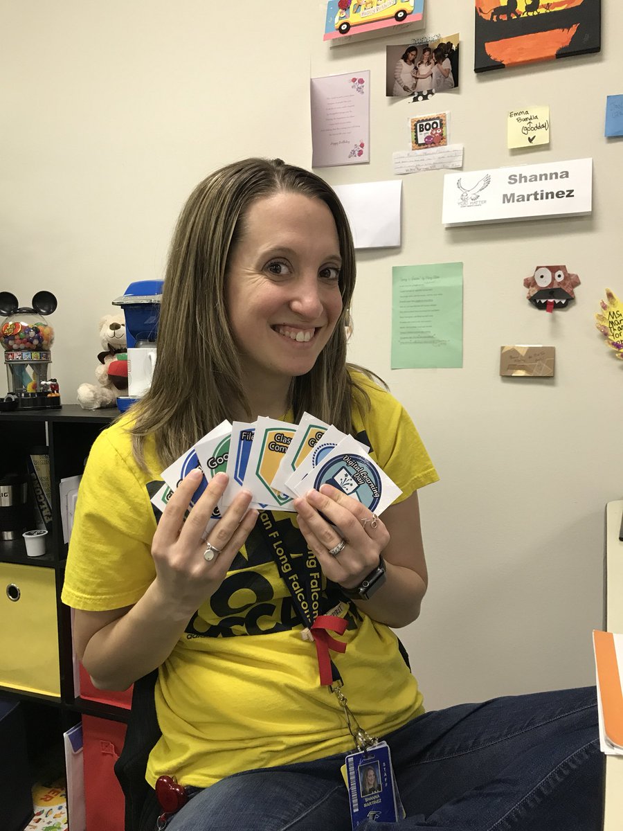 MsMartinezReads's tweet image. Got my badges today!! Thanks @CFBDLS !! #TalonTerritory