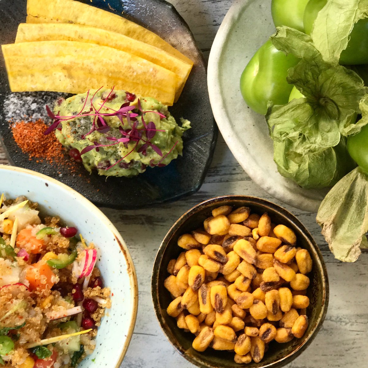 #happiness is #now 
it's the #weekend 💪
fancy a #fridayfeast then drop in to see us at the ready with tasty #tacos &amp; the freshest #guac in the #capital 🥑🥑🥑 #friyay 👏 #makethemostofit 
#hastapronto #whoopwhoop 
moletacobar.com