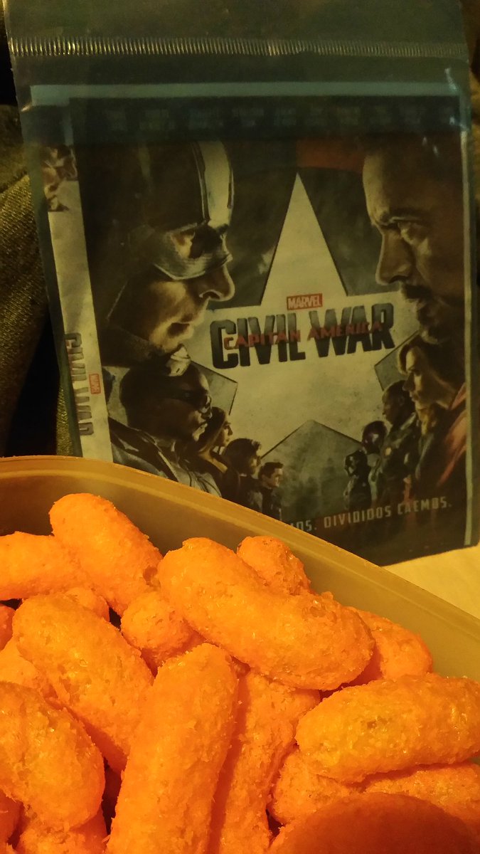 franconventi's tweet photo. Hoy toca el turno de Avengers 2.5! 😂 O mejor dicho Captain América Civil War! #roadtoinfinitywar #MaratonMV @IniciativaV https://t.co/K3ALKCtm0A