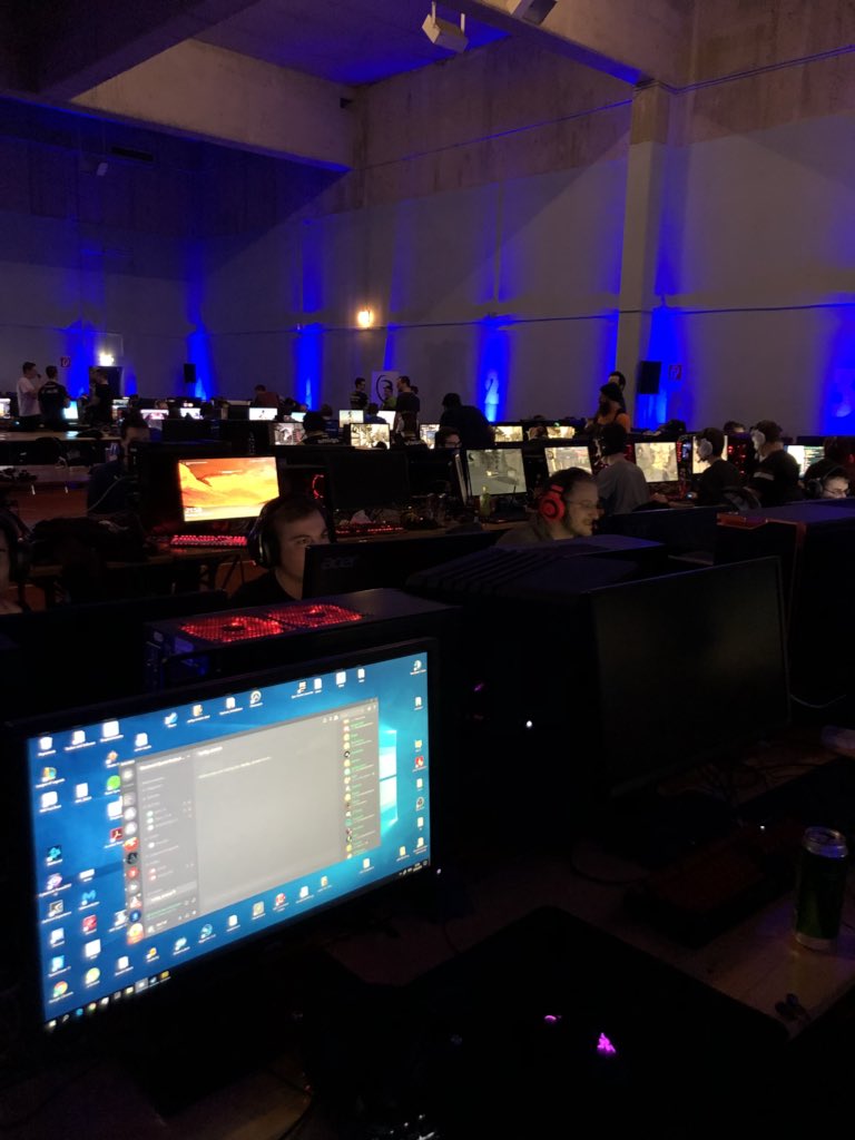 Austrian lan with <a href="/miniment11/">miniment</a> <a href="/GThang87/">G Thang</a> <a href="/FeverishTv/">Jeff Langvad</a> is lit!!