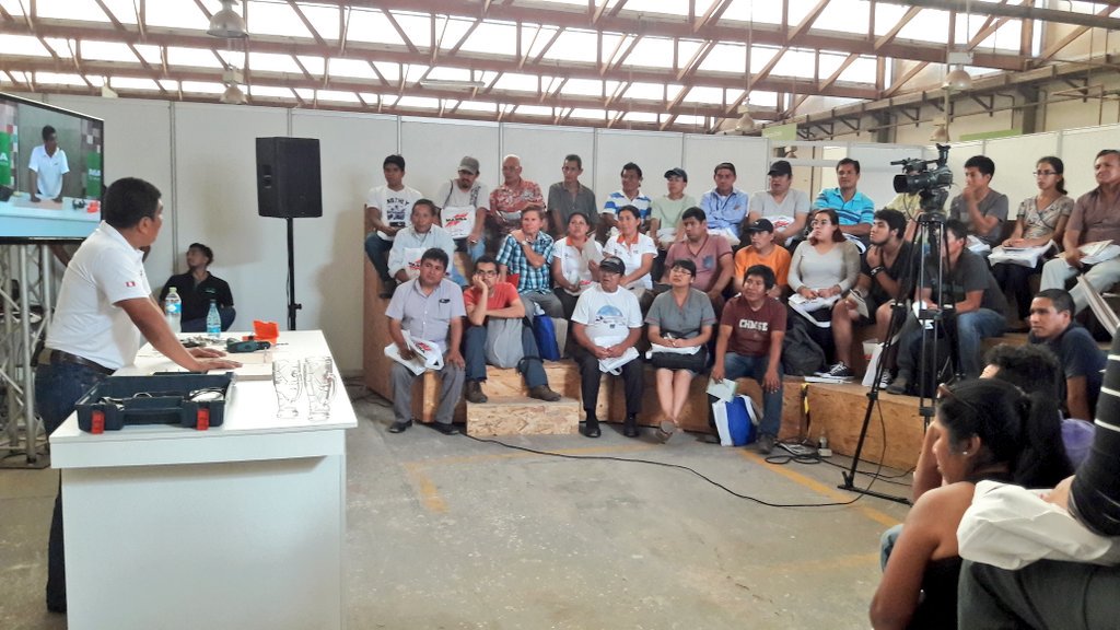 ITPproduccion's tweet photo. Imágenes del segundo día del #Tecnomueble visítanos en el @CITEmadera en el Parque Industrial de Villa el Salvador y conoce lo último en #tecnología para el sector del #muebles y #carpintería. Charlas técnicas y talleres demostrativos. #Ingresolibre https://t.co/ZNqZTfseHe https://t.co/Tur9HCm1uJ