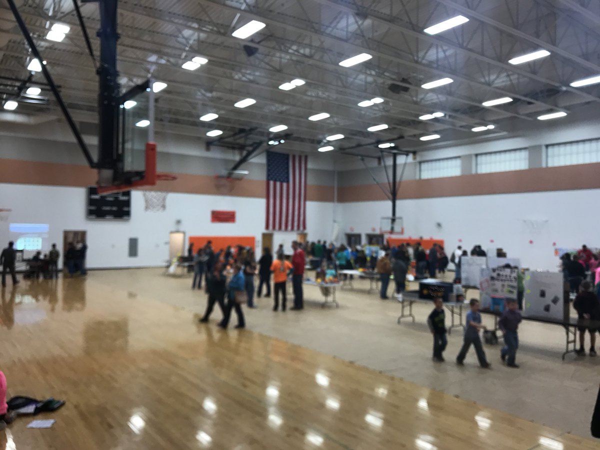 the_oes's tweet photo. STEAM night at OES #gcr2 https://t.co/5wCSntffN2