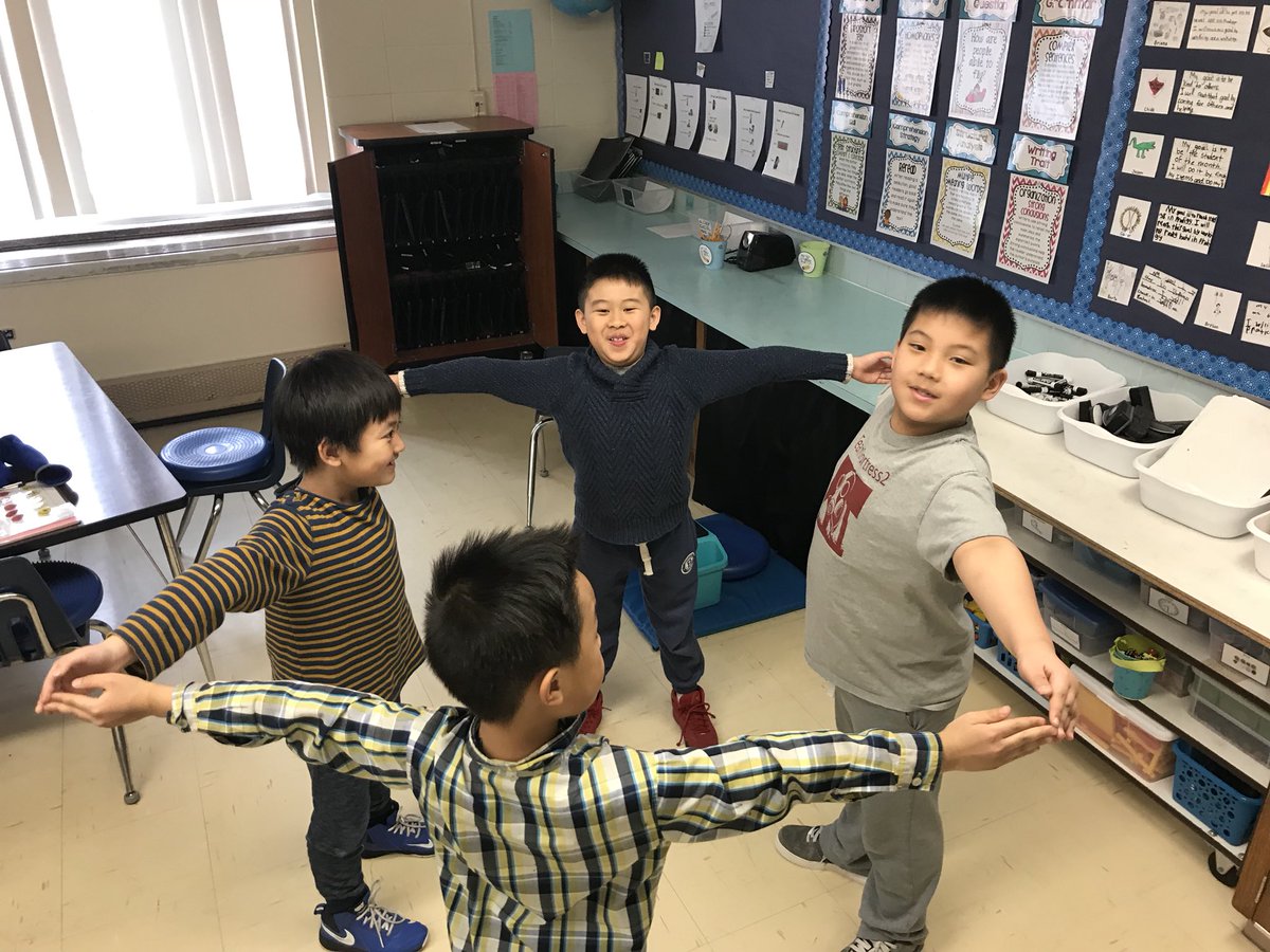 VanderportEDU's tweet photo. Students used their bodies to create quadrilaterals. #thisismonroe #geometry #movingwhilelearning https://t.co/1SMk8pxiG4