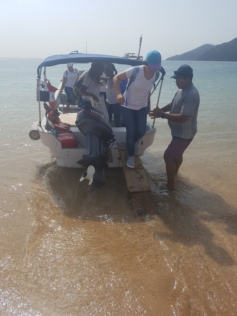 DeTaboga's tweet photo. Todo un exito fue nuestra gira oftalmologíca en la Isla de Taboga gracias a @udelas por su apoyo, seguimos sirviendo #nosotrosservimos #leonescentenario https://t.co/ktu3P38cgi