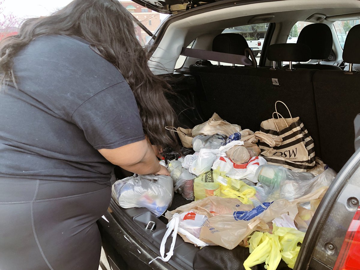 UNT_AKAs's tweet photo. We would like to thank everyone who donated canned goods and helped us achieve an amount of 202 pounds of food to give to the Denton Community Food Center, Inc. We genuinely appreciate you all! 

Let’s continue to be of service to all mankind 🤗💕 https://t.co/xMCOHJe30B