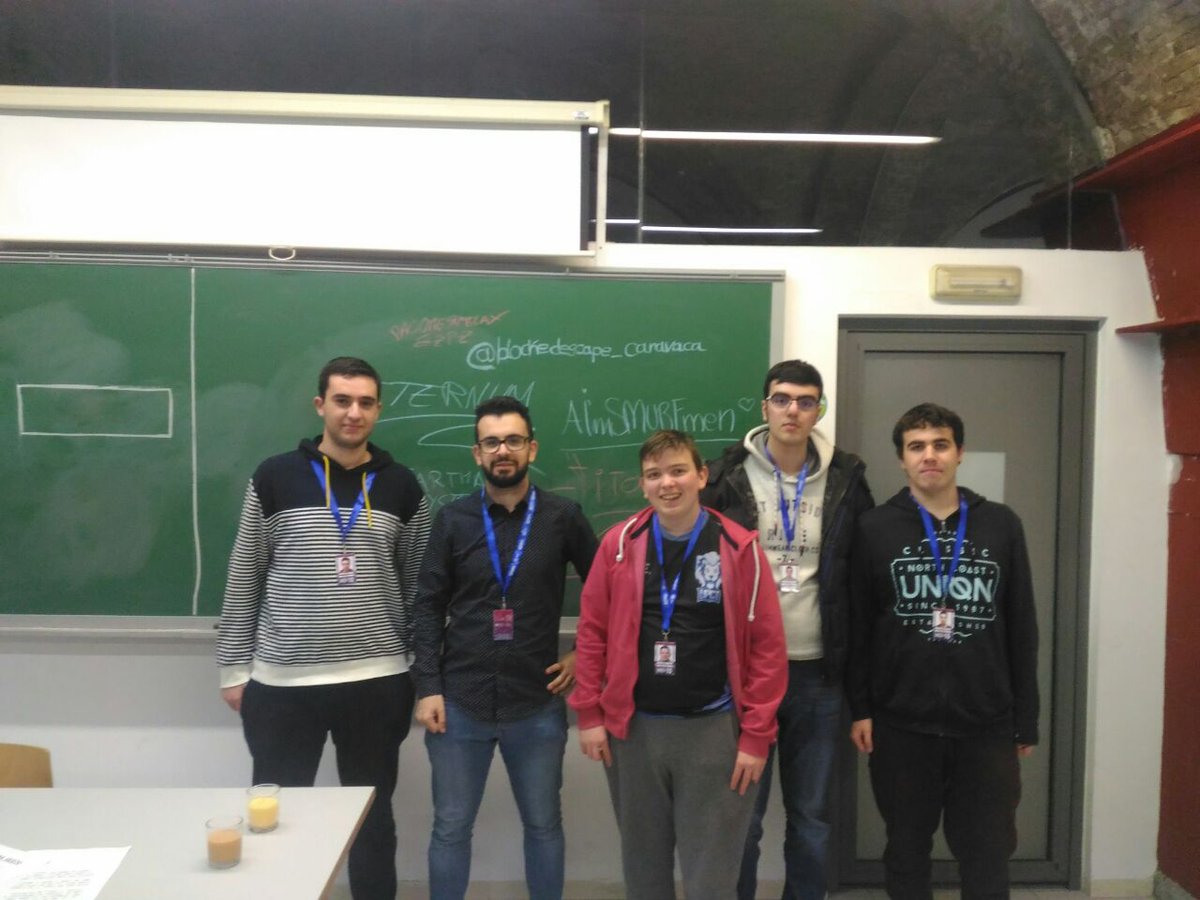 TelecoLANParty's tweet photo. Aquí tenemos otro grupo que ha conseguido descifrar todas las pruebas de nuestra Escape Room. ¡FELICIDADES! #TLP10 https://t.co/1veLV343VW