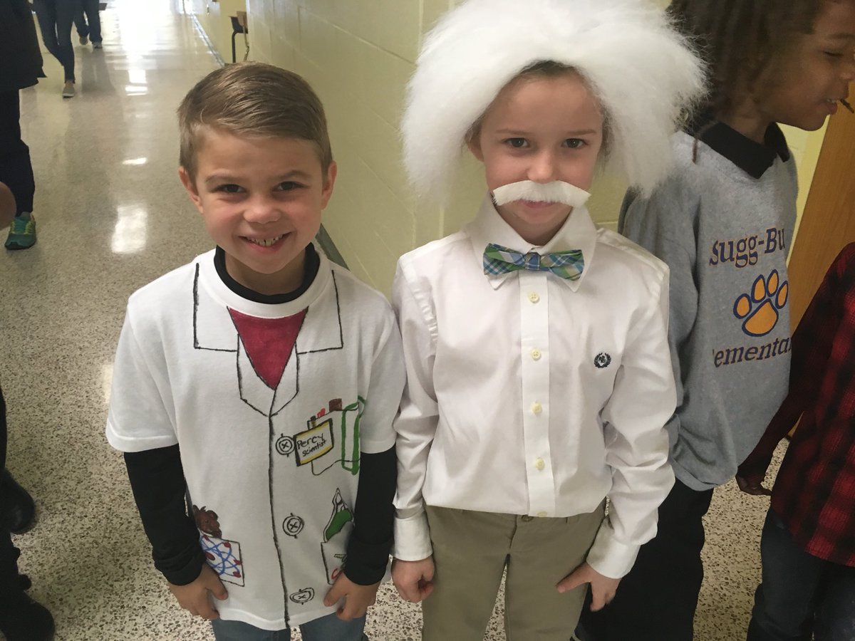 Science Day- 3rd Annual! Making learning FUN and engaging while learning about AVID jobs! #scienceday #sciencegeeks #AVID #suggbundypride #geep #STEM #Robotics #handsonlearning #scientists #Suggbundydoesitbest