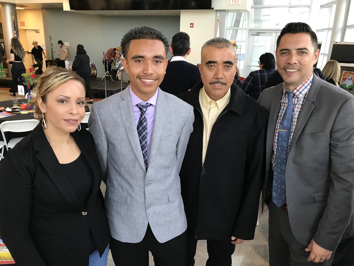 citrustchr4's tweet photo. Celebrating Alexis Magallon who earned the Cesar Chavez award at MVC. Alexis exemplifies a humble leader and is so deserving! @CHHSLizarraga https://t.co/oBBJjrLsDf