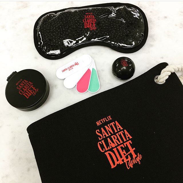 drewsevolution's tweet image. #SantaClaritaDiet was awesome!  @netflix Is there anyway to score some of these awesome promotional items? @Netflix_CA I would love to add them to my collection! 🍽