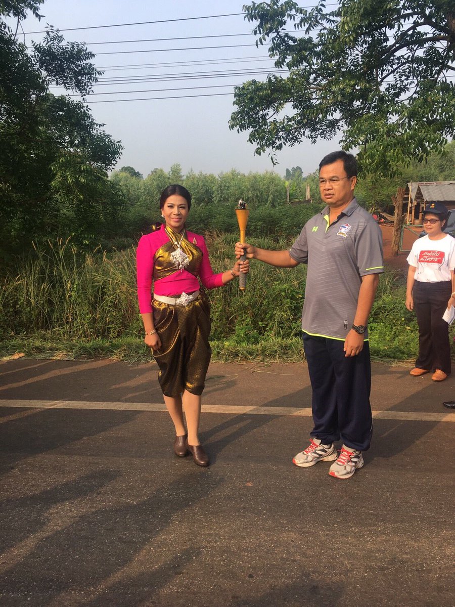 พ.ต.อ.รัฐศักดิ์ สุขเจริญ ผกก. สภ.เสิงสาง
ร่วม พิธีส่งคบไฟให้สุภาพสตรีผู้นำขบวนวิ่งคบไฟออกจากหน้าอนุสาวรีย์ท้าวสุรนารีองค์ประจำอำเภอเสิงสาง เพื่อนำส่งต่อให้อำเภอครบุรี  ตามเส้นทางที่กำหนดไว้ โดยมี นายจรัสชัย โชคเรืองสกุล รองผู้ว่าราชการจังหวันครราชสีมาเป็นประธานในพิธีจุดไฟคบเพลิง