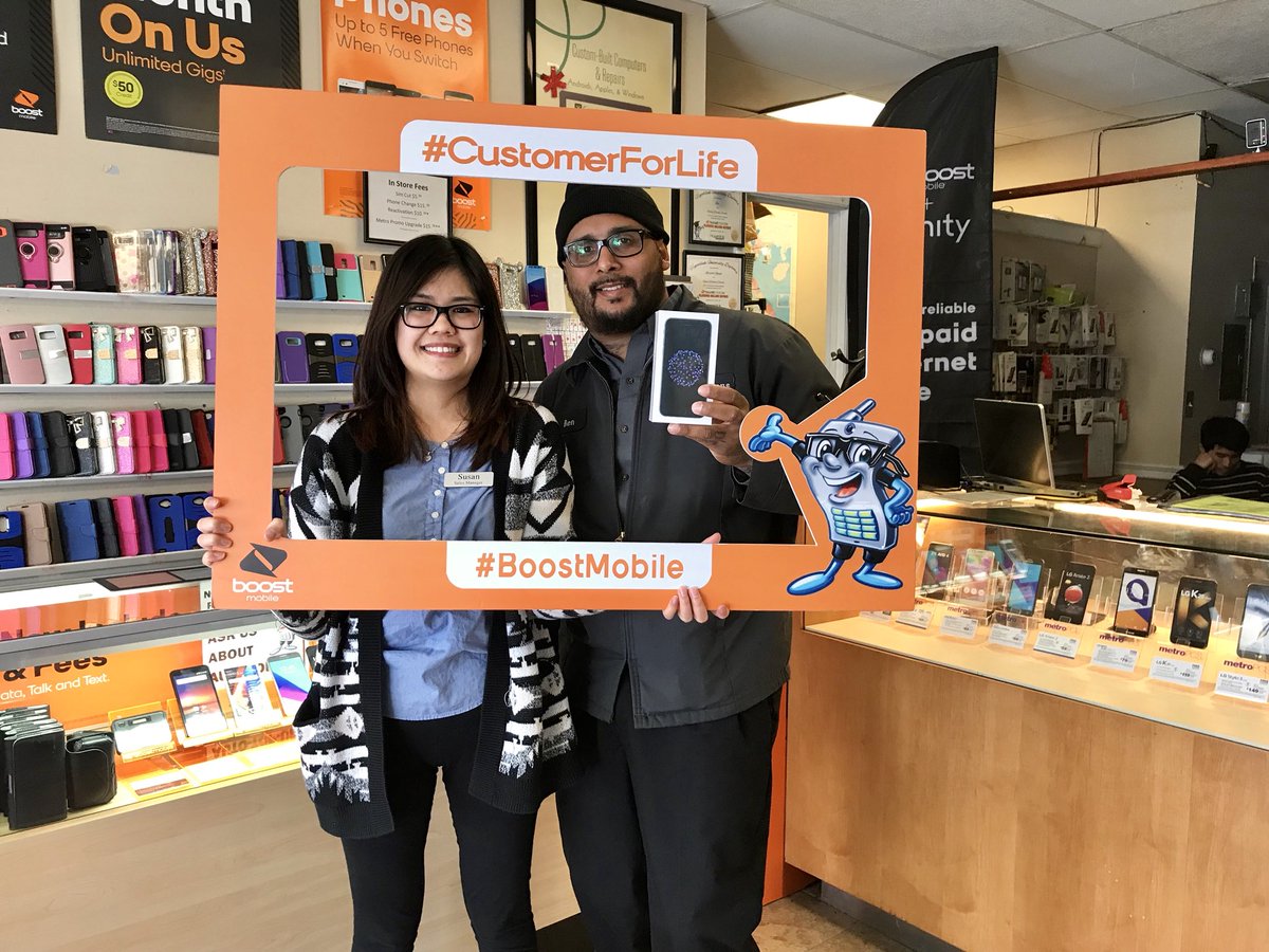 FFamilyWireless's tweet photo. Everyone switching to Boost for the best deal ever #HyperRetailRockstar #boostmobile #customerforlife #teamhyperlink #boostspring #boostnation @edwardbarry14 @stevehyperlink @hyperlinkusa https://t.co/tkdOyafp5Y