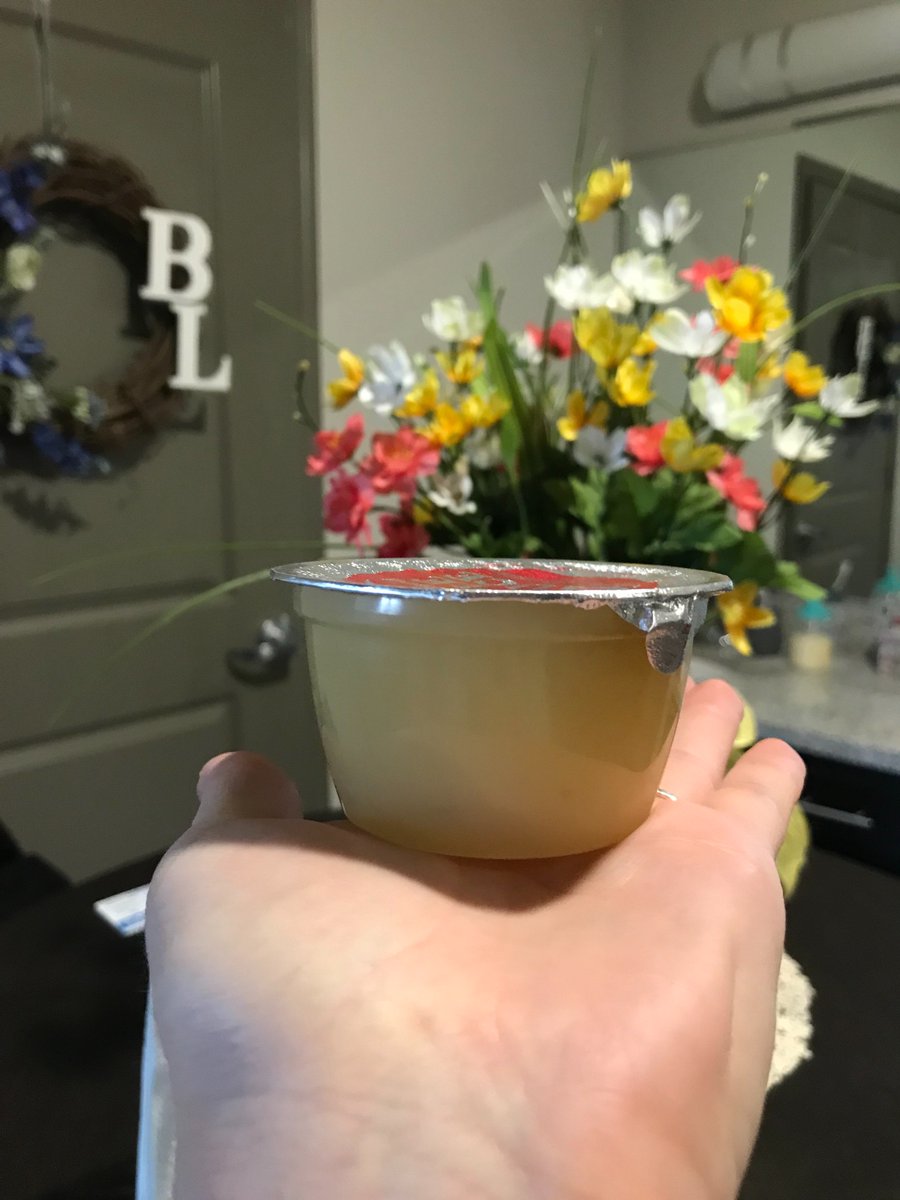 ContentedPeach's tweet photo. A busy day doesn’t mean you have to skip out on healthy choices! #applesauce #UKColorMyPlate https://t.co/AfrzbTeccL