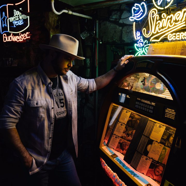 ANNOUNCEMENT: <a href="/WadeBowen/">Wade Bowen</a> LIVE in Downtown Marble Falls at @BrassHall on Thursday, May 24th. Click Here for Tickets: (em-direct.com/wadebowen.html)