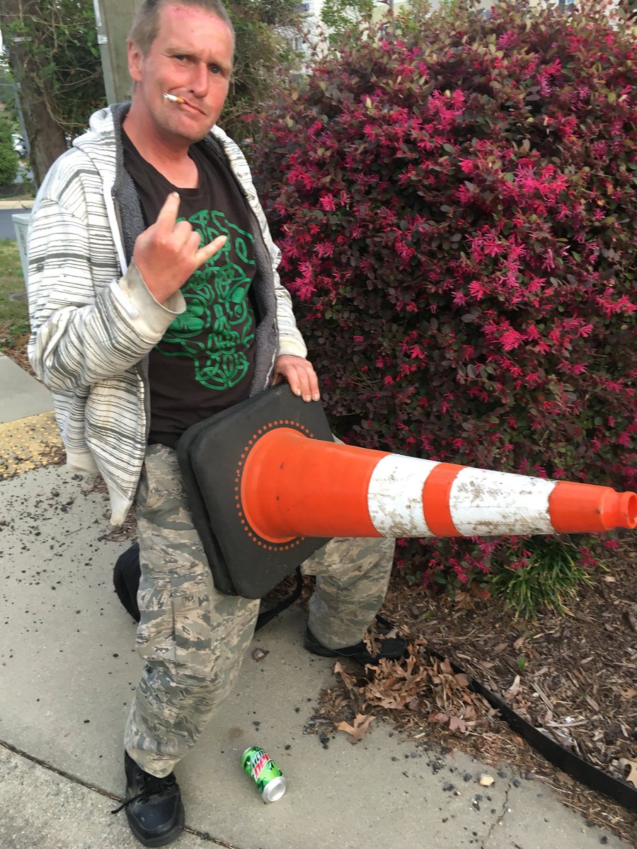 onyxfox4's tweet photo. Clowning conesec lol https://t.co/PXtiTsLI6l