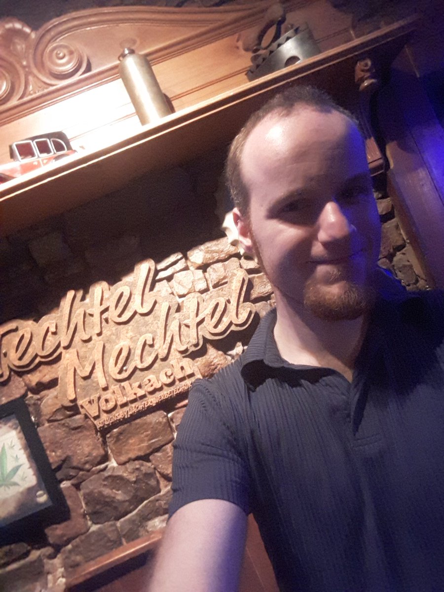 KaiGuitarH's tweet photo. Was für eines schönes #TechtelMechtel das heute Abend aber auch war liebe Leute. 😏
#Volkach hat gerockt! https://t.co/2OIcB0SMz7
