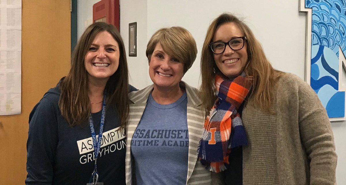 MHSGuidance1's tweet photo. Love these two beautiful professionals! Thank you Mrs. Vinitsky & Mrs. Reynolds for everyday showing our school community the importance of kindness, awareness, and love for learning! #Mashpee #HigherEdFair #BeProudOfYourRoots https://t.co/OrNlp6d3v1