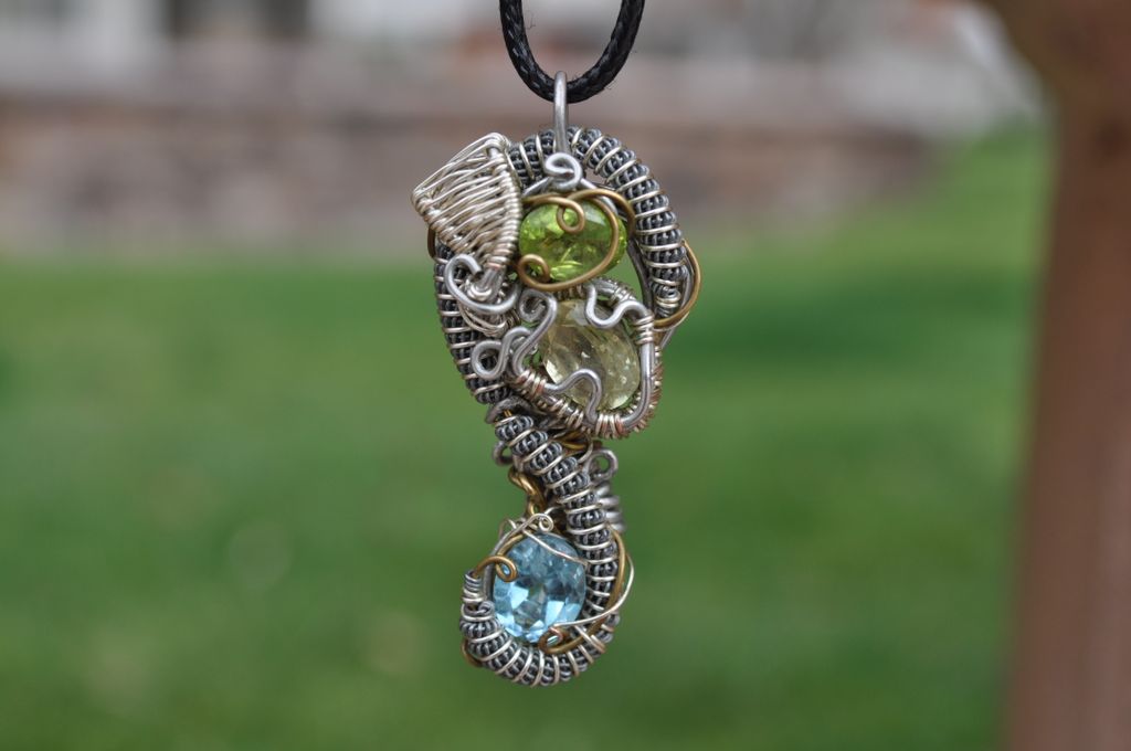 Rawvolutionjwls's tweet image. The Tempe Festival of the arts is now closed for the night! However, Upfromtheskiesshop and I are out here until at least 10pm! Come vibe with us if your in Tempe tonight &amp;lt;3