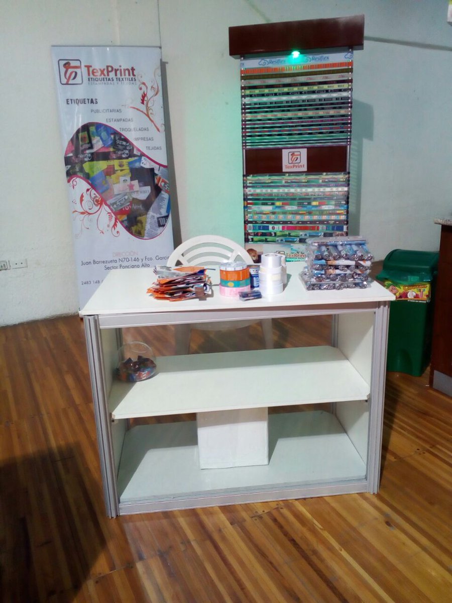 TexprintEC's tweet photo. @TexprintEC en la Casa Abierta y Feria Productiva (Rendición de Cuentas 2017) del Prefecto GADPP #CAPEIPI #CEQ https://t.co/PqLDn6n55Z
