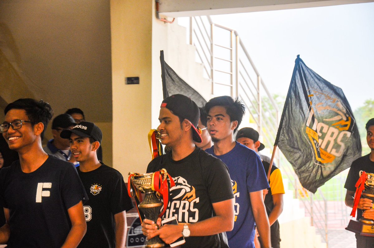 sekrefast_usim's tweet photo. [ SUFA 2018 ]

Keputusan Keseluruhan SUFA'18 

🏆Juara: FBEaST (86 mata)
🏆Naib Juara: FEM (51 mata)
🏆Tempat Ketiga: FPQS (49 mata)
🏆Tempat Keempat: FPBU (42 mata)

Tahniah team FBEaST atas kejayaan juara kesuluruhan SUFA'18👏👏

#SUFA2018
#FitUSIM
#FBEaST
#FSTigers
#FKABWolves https://t.co/f8FQAAYSMa