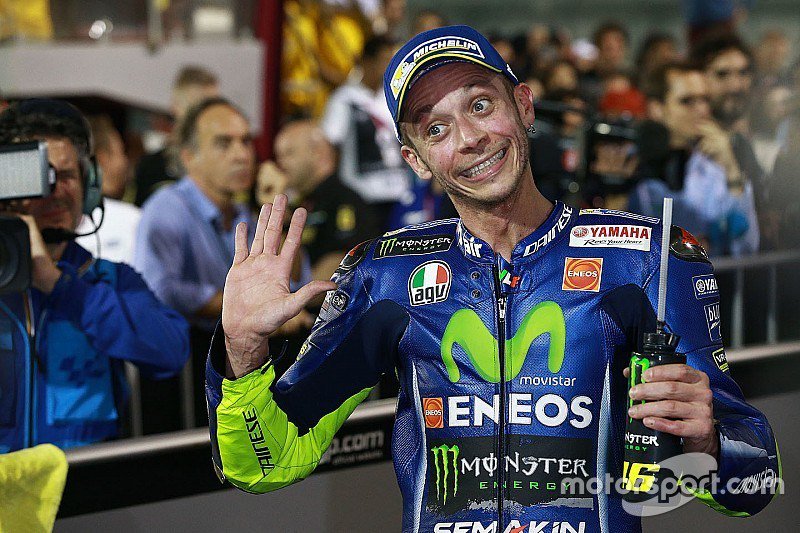 indoberitacom's tweet photo. Valentino Rossi Berikan Tontonan Yang Seru Di Seri Pembuka MotoGP 2018 https://t.co/NHOsMiupDV https://t.co/ld9flqPsZ3