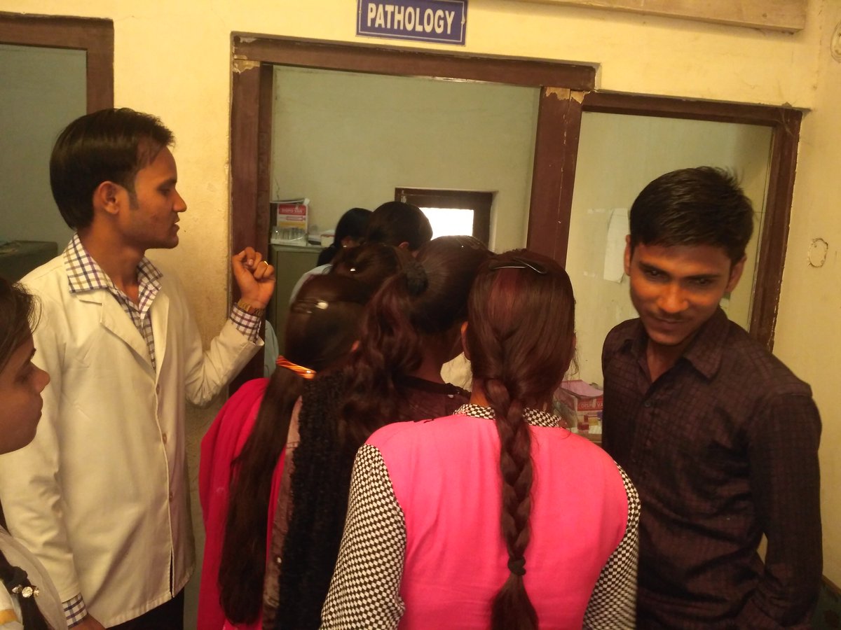 skill_anand's tweet image. Hospital visit of our students at Anand Hospital under the Dr. Madhukar Gupta(MBBS M.D.)