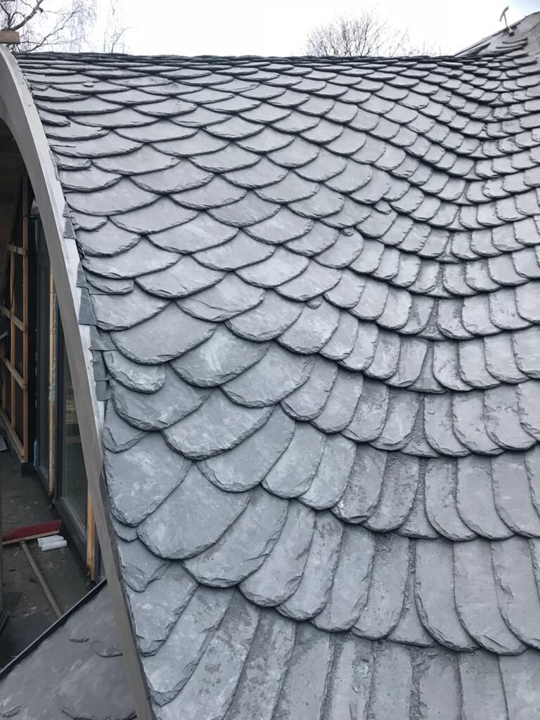Skalunas's tweet photo. The #slateroof #Riga #Latvia 🇱🇻 @LBSproducts roofing slate in traditional German style “Wilde Deckung” https://t.co/8uMVh3he9T
