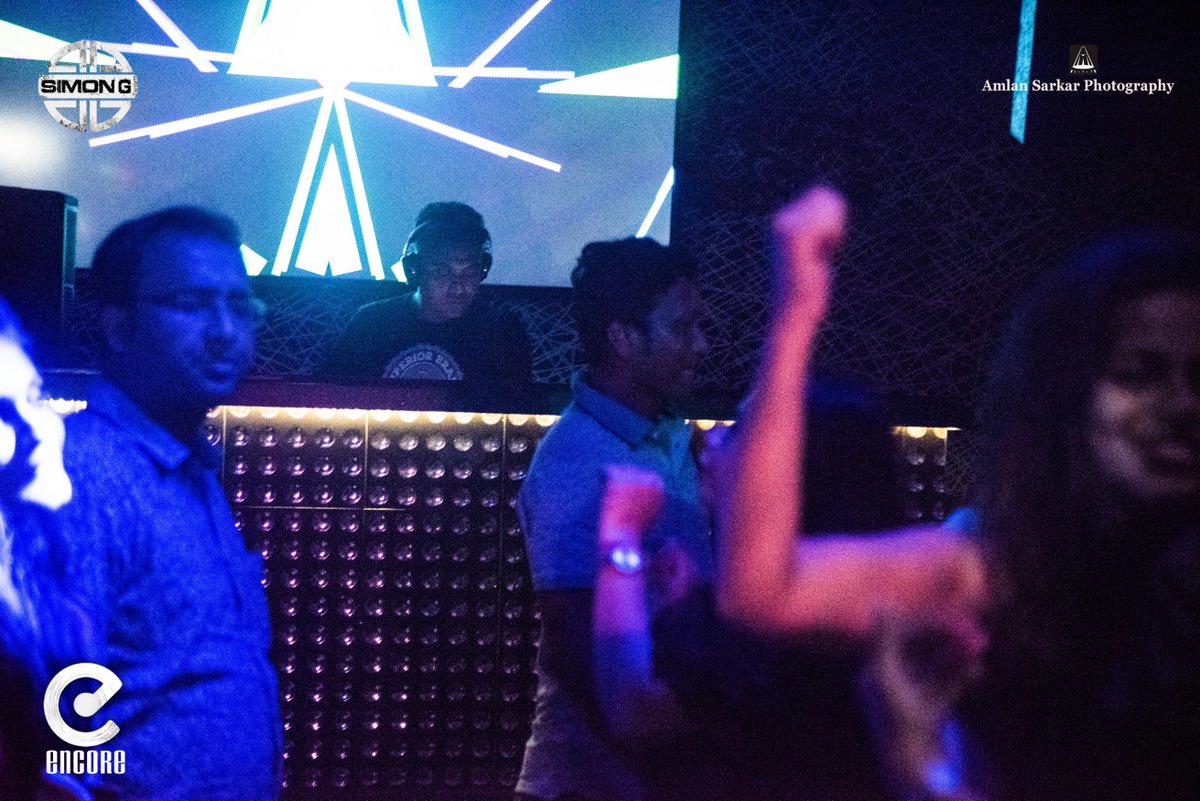 djsimong's tweet photo. #Indiadj #stageislife #giglife #concertlife #edm #Indianedm #lovemyjob #edmislife #stagelight #gigtour #loveofmylifeedm #stagelife #stagelighting #dj #djlife #concert #djs #partytime #music #edmlifestyle #edmmusic #edmfamily #edmvibes #edmfestival #instadaily #bestpicoftheday https://t.co/eMQ1EfFmry