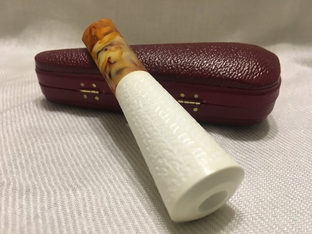 CPWcalabashpipe's tweet photo. https://t.co/FOVWe5CYrB. #cigaretteholder #cigarette #cigaretteholders #cigarettesaftersex #cigarettes #mouthpiece #meerschaumcigar #meerschaumcigarholder https://t.co/ofazabFE4s