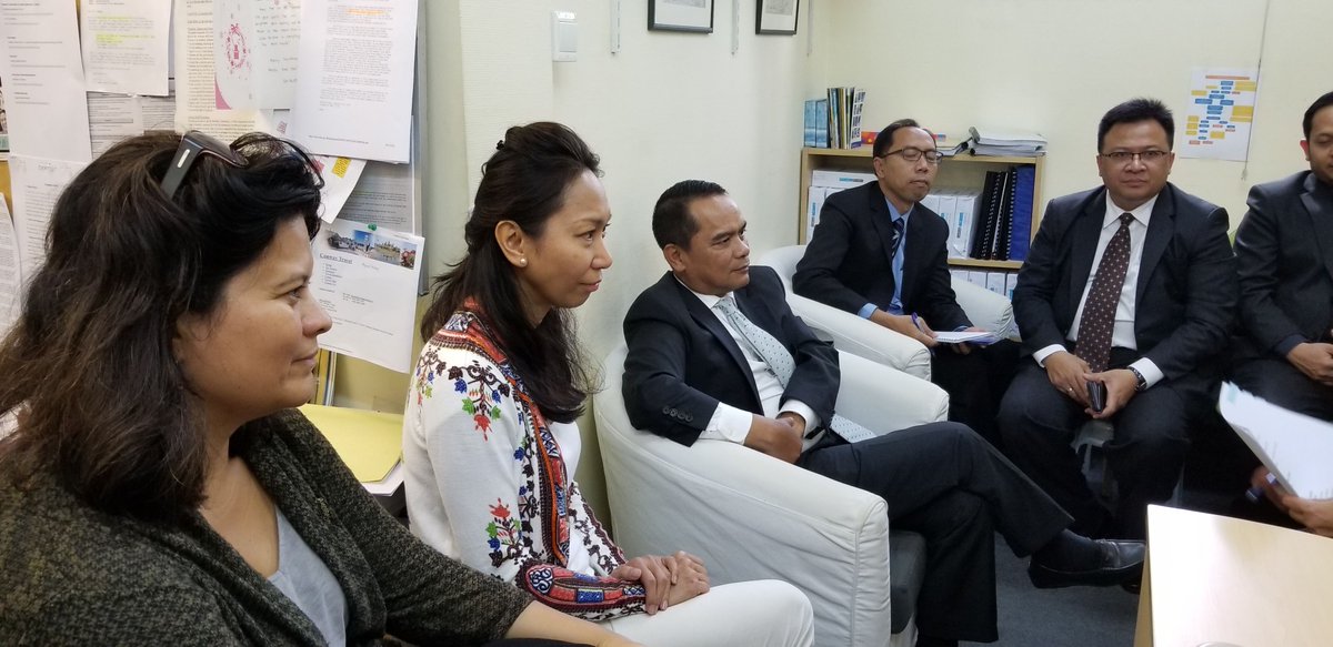 Earlier in the month we were pleased to host the Indonesian Consulate General, who came to discuss the current situation of domestic workers in Hong Kong and how people can help. #HereToHelp