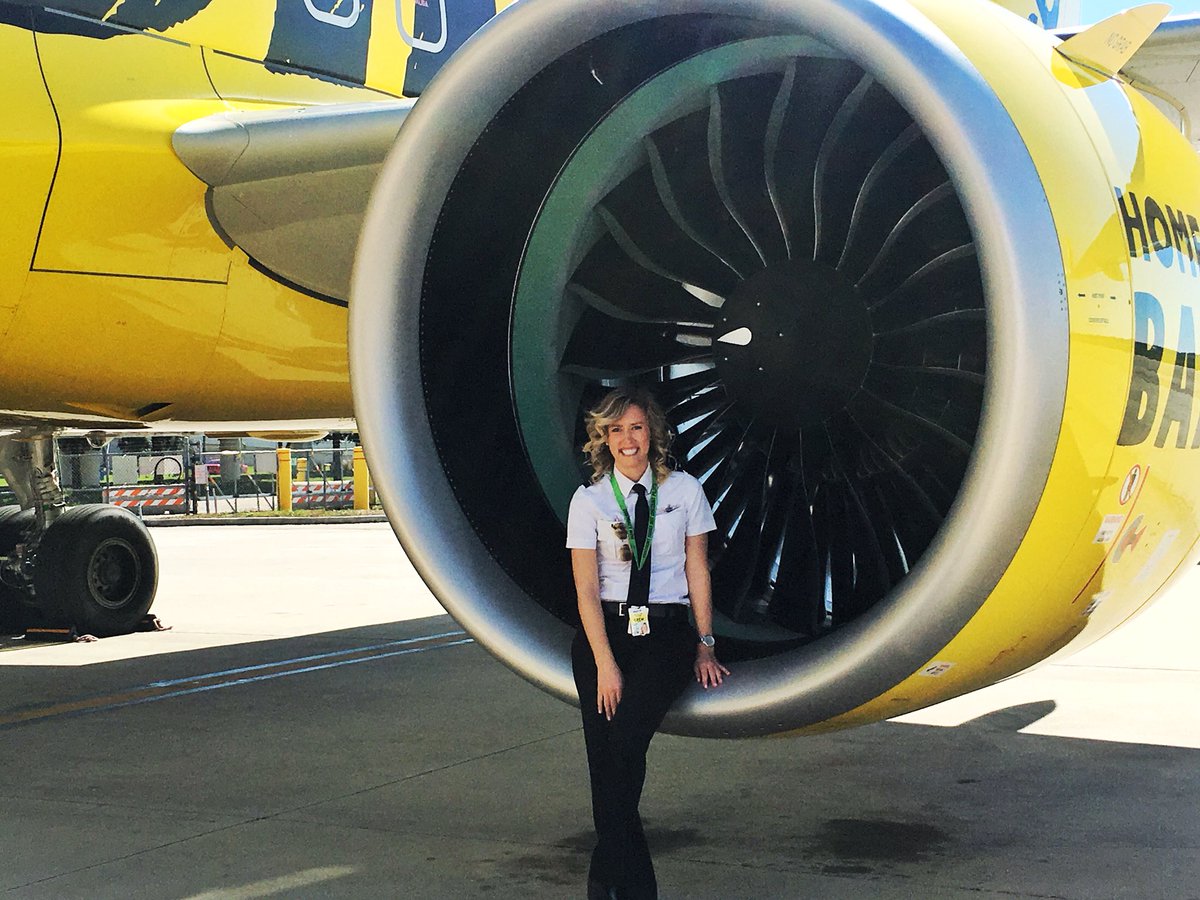 CaitlinCofiell's tweet photo. #WAI18 great to meet #Spirit pilot Stephanie Layman today - she loved her #PWPoweredEngines #Neo #WeArePW #ProudProgramManager https://t.co/6h25uiFd3A