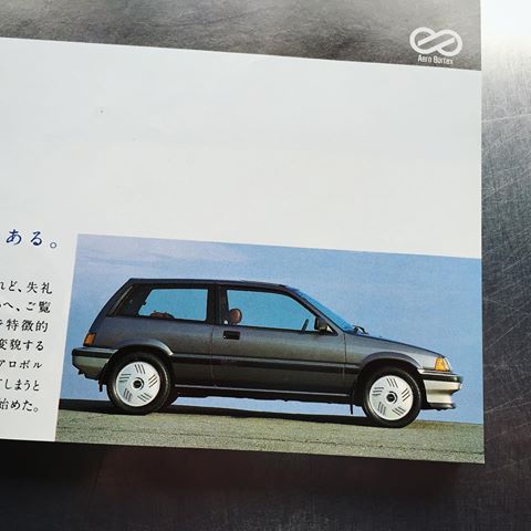 IsekiKrl756's tweet photo. タイヤ交換♪35年位前のデットストックホイールを激安で購入しました！
ヤフオクでは10万円位しますが裏技で送料合わせて25000円位でした。
雪降ったら乗らないよ。
#ＥＮＫＥＩ
#M5F
#NXクーペ https://t.co/O4GGmtovbQ