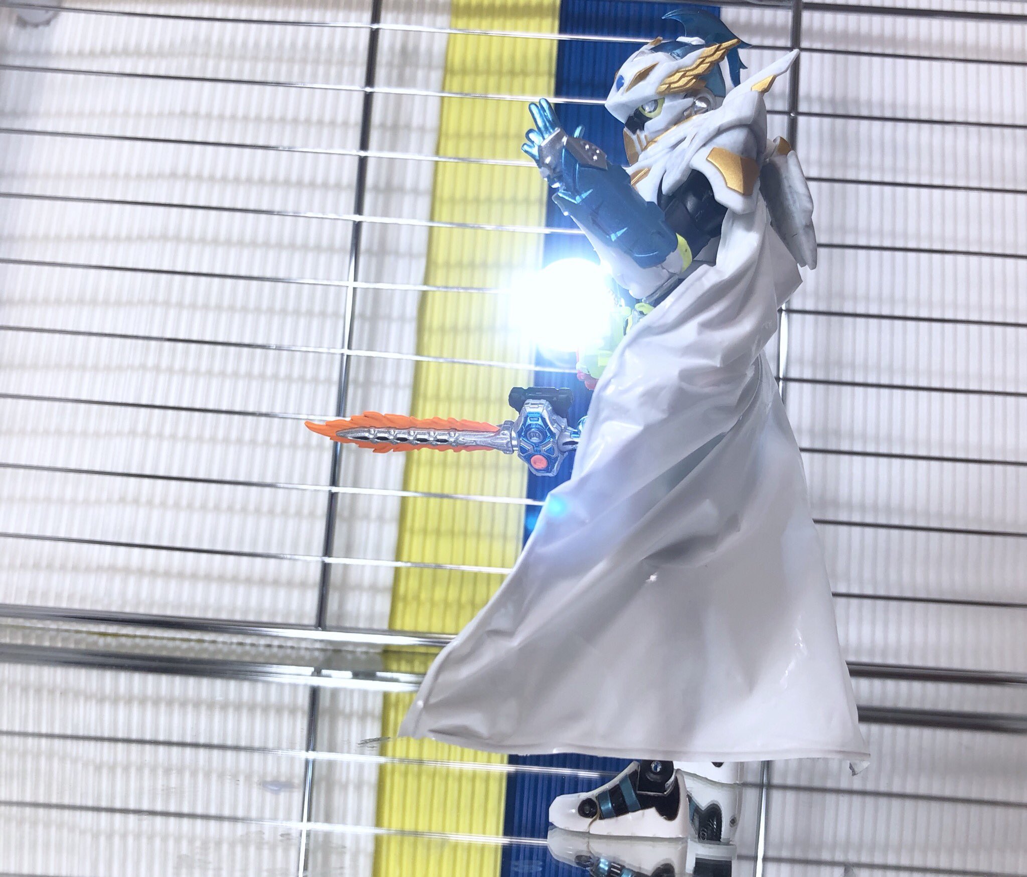 鱈井ゆう 辿る歴史目覚める騎士タドルレガシー フィギュアーツ 仮面ライダーブレイブ レガシーゲーマー Lv 100 マントを自作の物に交換 肩アーマーも胴体接続 複眼データとガシャットラベルをきろーさん作成のものを使用させていただきました 頭部分解