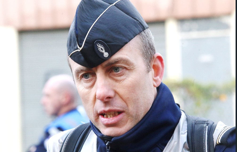 DailyMirror's tweet photo. BREAKING: Hero cop who swapped place with woman hostage during French terror attack dies from injuries https://t.co/EvLSxaPlOZ https://t.co/YDD5zZzVQa