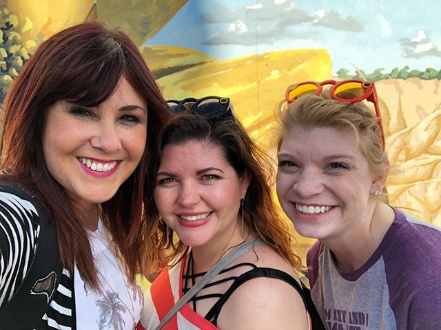 jencoleICT's tweet photo. Three girls welcoming a fun and eventful weekend! What are your plans? | #handsupfortheweekend #cheerstothefreakinweekend #fridayvibes #loveict #birthdayweekend #wichitaks https://t.co/FtkfwepeBT