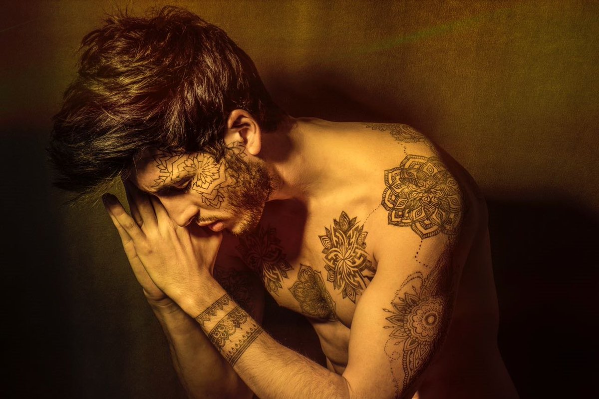 RadioDisney_Bo's tweet photo. .@SebastianYatra tiene algo para tí
#Mantra🙏 será su primer albúm de este astro y verá la luz en el mes de mayo! Estan listos para esto? https://t.co/cPMcWrYsoS