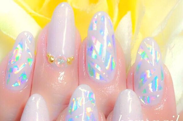 nail_oshare_'s tweet photo. ホワイトにオーロラフィルムネイル♡ https://t.co/jSNvxDRt9S