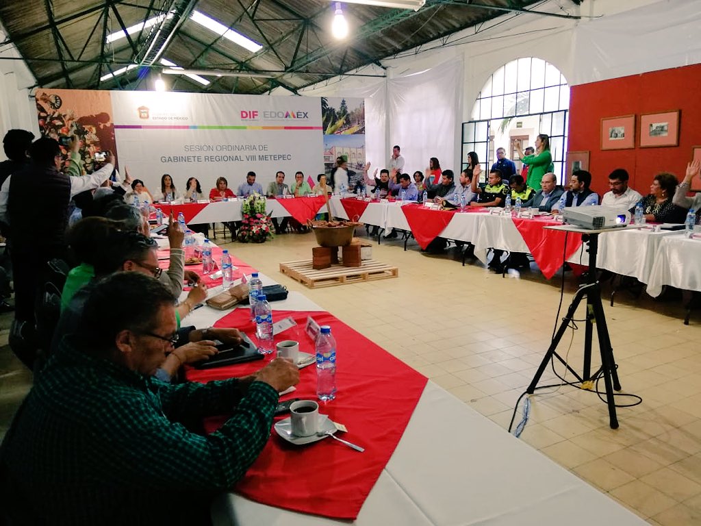DavidLopezDLC's tweet photo. Nos reunimos en Sesión Ordinaria de Gabinete Regional VIII. Trabajando juntos logramos resultados fuertes. https://t.co/p5iWhwrdCL