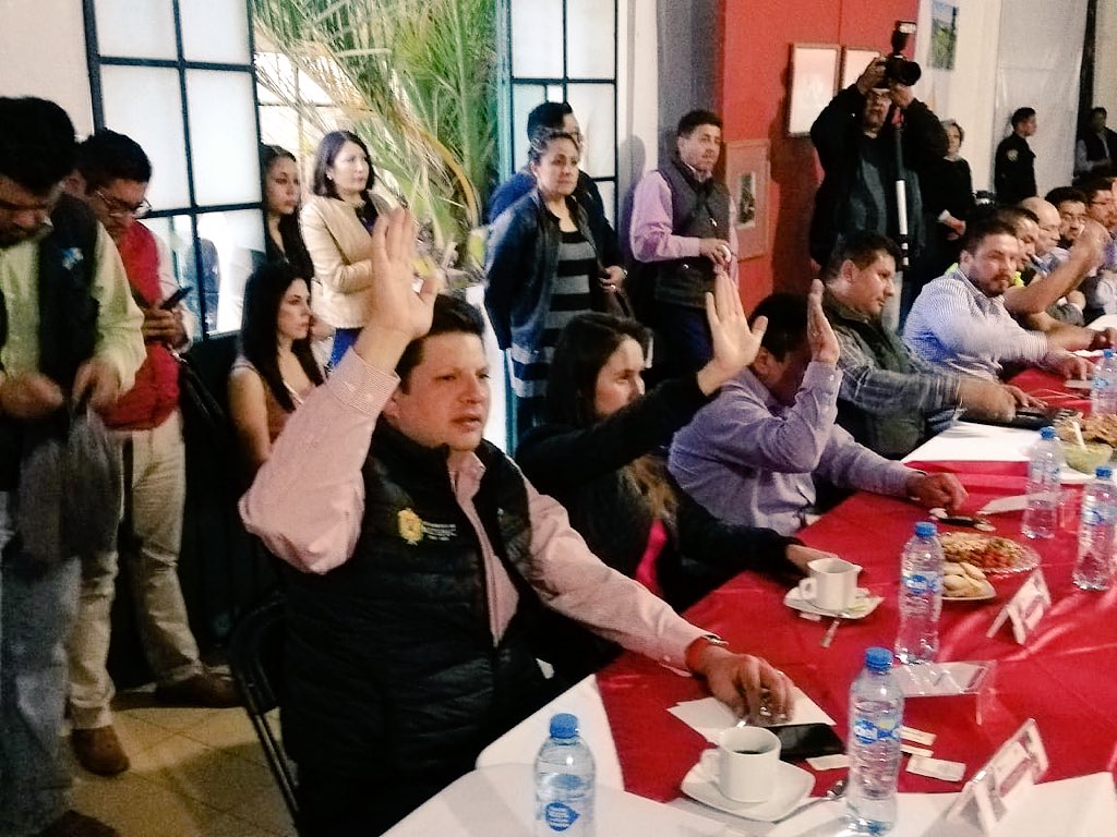 DavidLopezDLC's tweet photo. Nos reunimos en Sesión Ordinaria de Gabinete Regional VIII. Trabajando juntos logramos resultados fuertes. https://t.co/p5iWhwrdCL