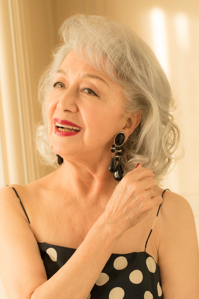 fashionsnap's tweet photo. 【ピックアップ】「服に着られるのではなく着こなす」84歳のファッションリーダー草笛光子が語るファッション観
https://t.co/wFDOCopDZh #草笛光子 https://t.co/GfXTooGg5A