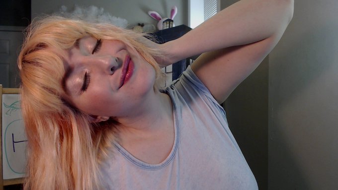 Friday, Friday, Friday! Let's do it! https://t.co/mp8SXniXfZ https://t.co/VGk5q0uHBc