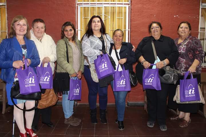 PuertoSTI's tweet image. Hoy compartiendo con las dirigentes vecinales de la Unión Comunal de Juntas de Vecinos (UNCOSAN) en actividad de conmemoración del día de la mujer,  aquí compartimos algunas imágenes de esta actividad m.facebook.com/story.php?stor…