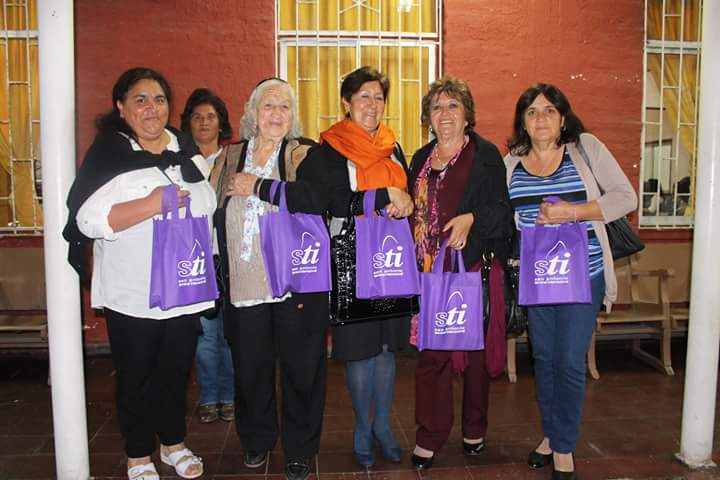 PuertoSTI's tweet image. Hoy compartiendo con las dirigentes vecinales de la Unión Comunal de Juntas de Vecinos (UNCOSAN) en actividad de conmemoración del día de la mujer,  aquí compartimos algunas imágenes de esta actividad m.facebook.com/story.php?stor…