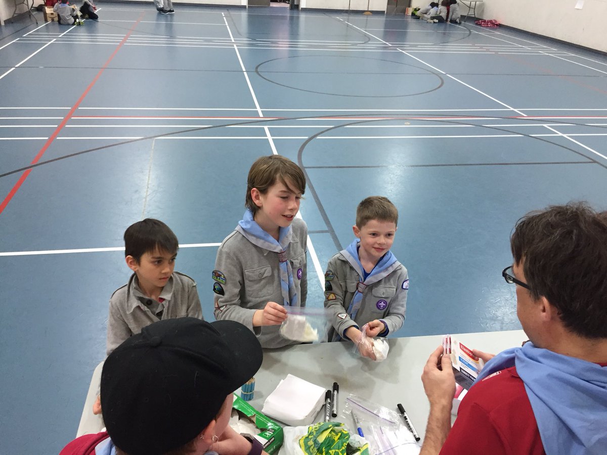 TuscanyCubs's tweet photo. Cubs learning first aid signalling and safety skills. Second week. #ScoutsDoStuff on the Canadian path. Youth asked. Scouters delivering. https://t.co/RaScjwa0im