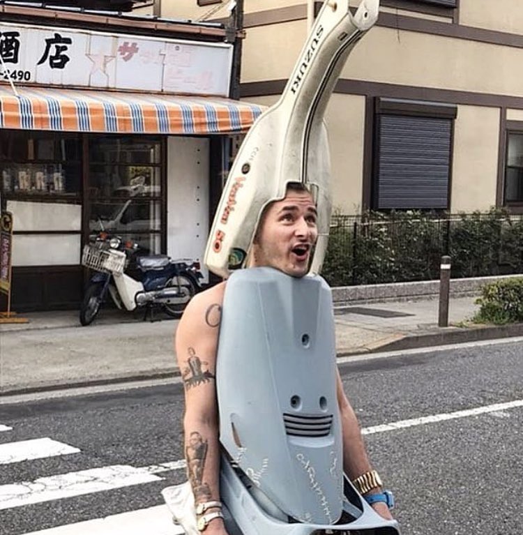 dncejp's tweet photo. 【Instagramより】
え。これ、どうなってるの？？😂
東京にきて斬新さが増しているような..🤖
#DNCEjp https://t.co/hImAIEnq5B
