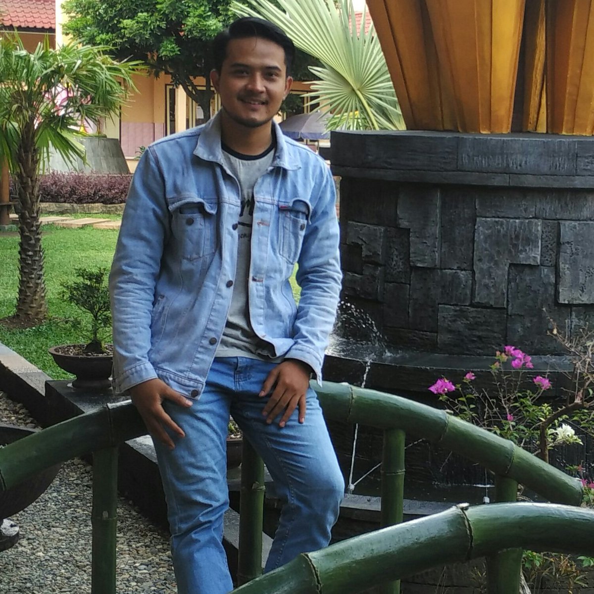 irlansah's tweet photo. #FotoProfilBaru https://t.co/05RGu3wrft
